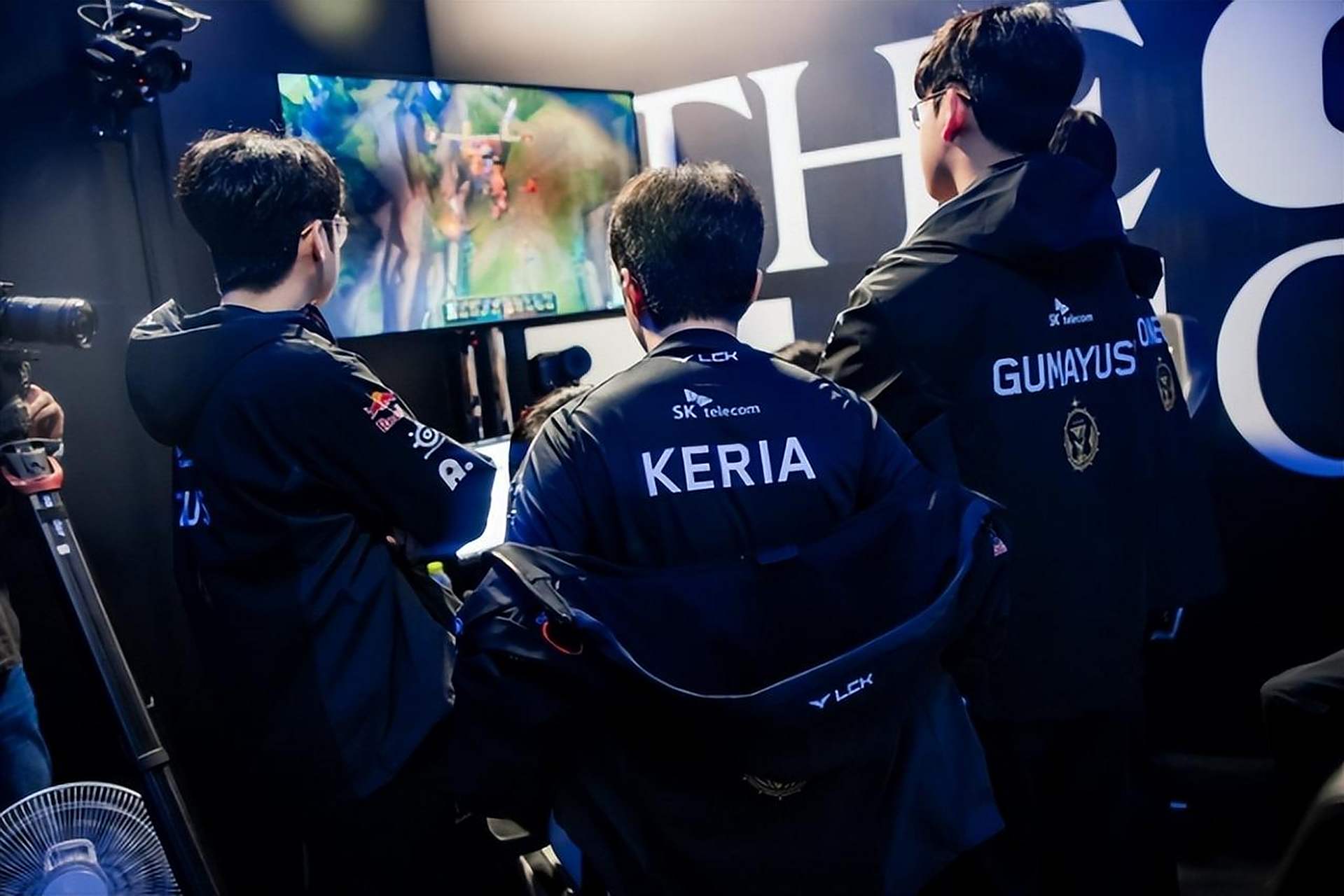 JDG翻盘SHR，Keria团战一打五小组赛3:1（伦敦）