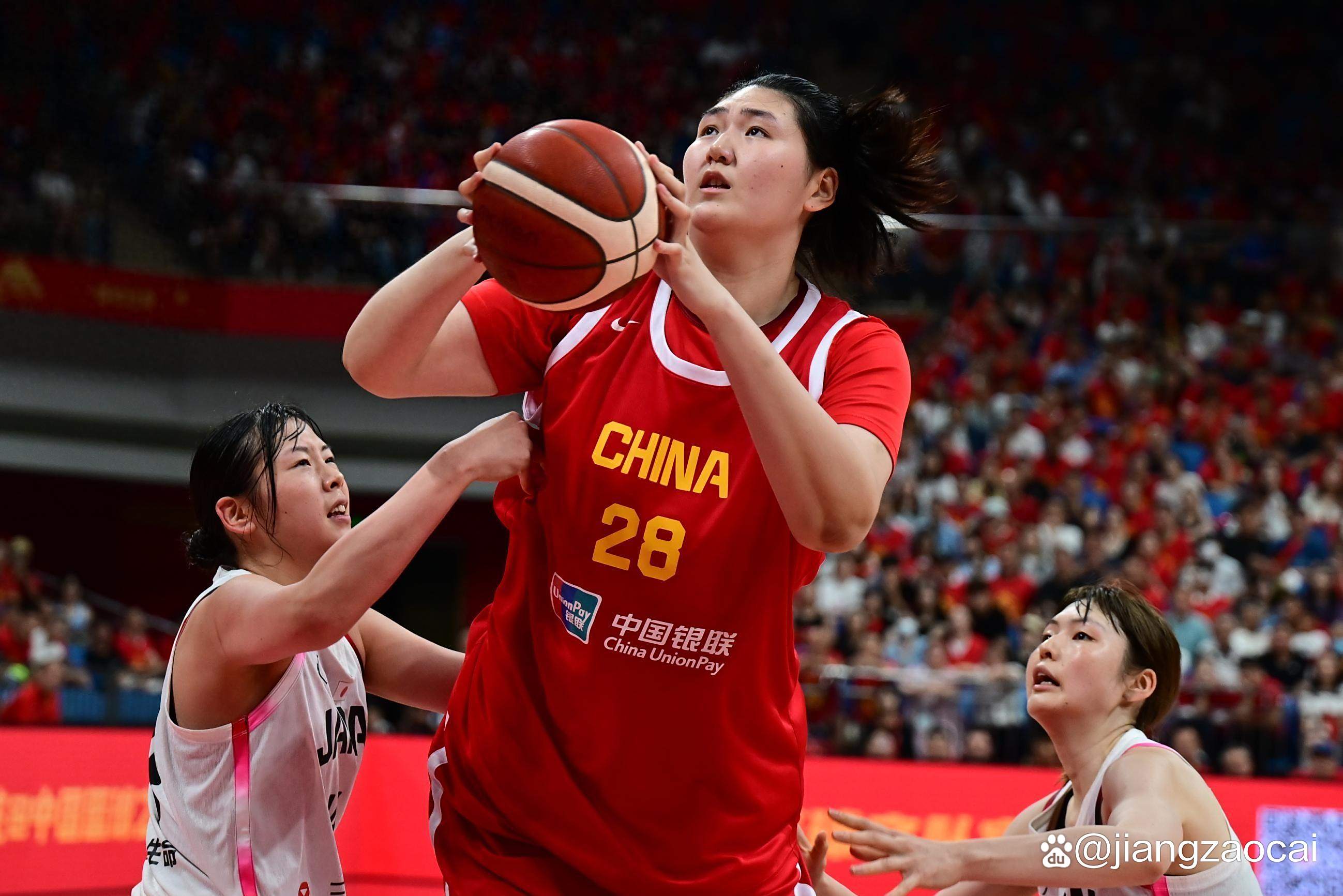 篮网女主人惨败对手，开启新赛季