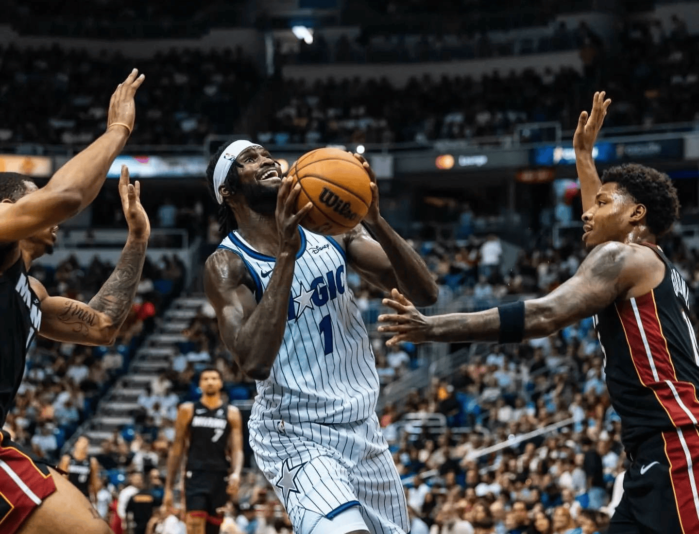 开云体育官网-热火客场逆转黄蜂,取得三连胜