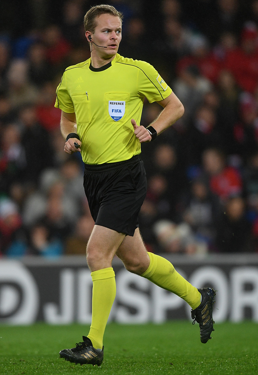 开云APP-那不勒斯逆转AC米兰，莱万惊艳四座