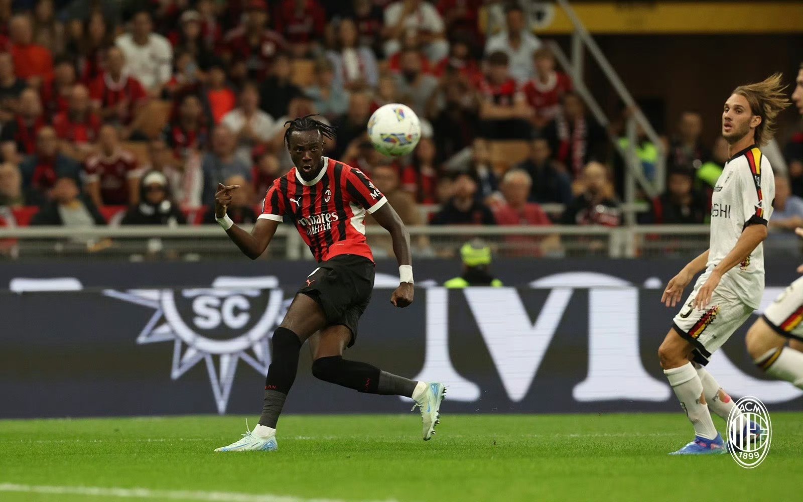 那不勒斯逆转AC米兰，莱万惊艳四座