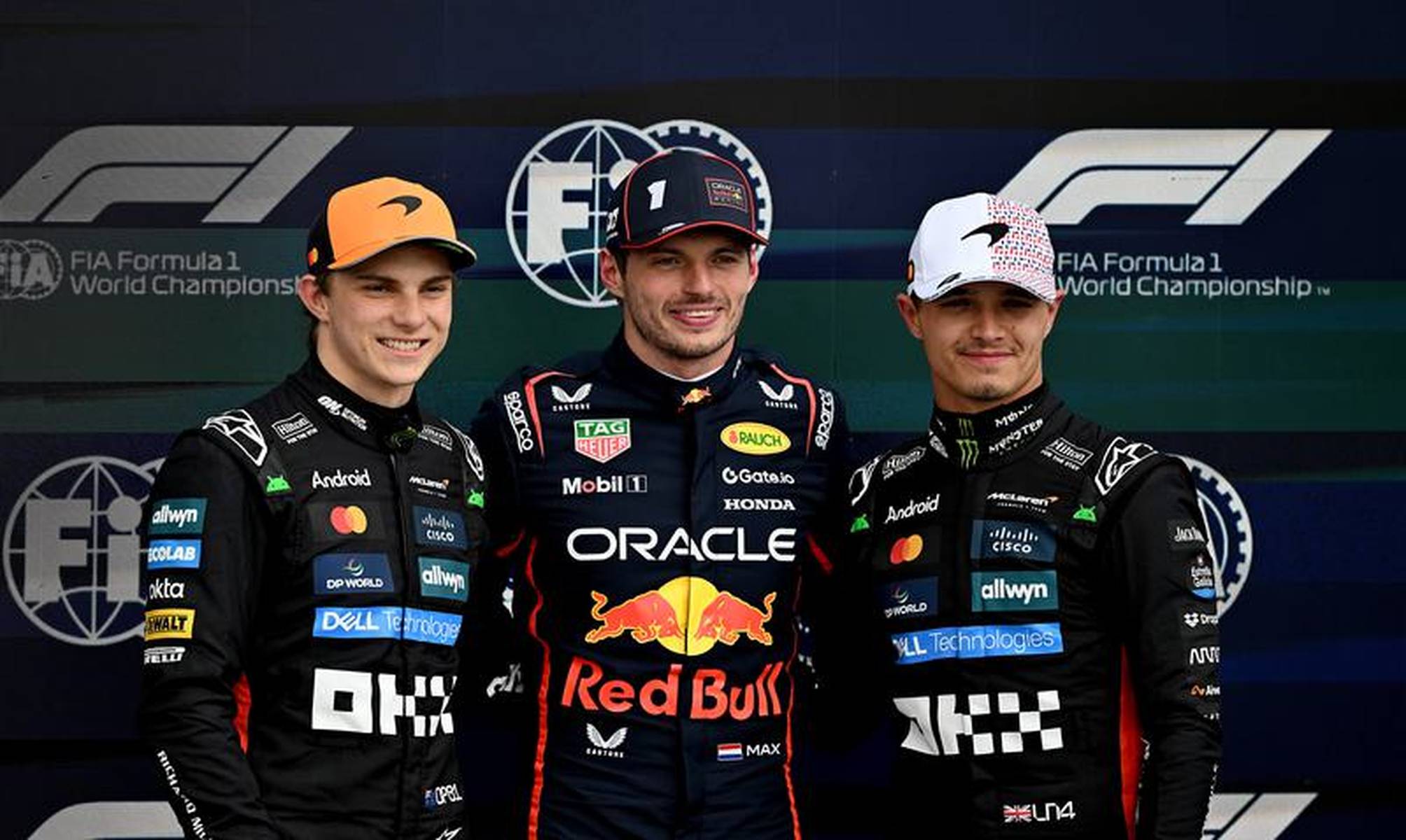 梅赛德斯完胜阿斯顿马丁，维斯塔潘扛起全队