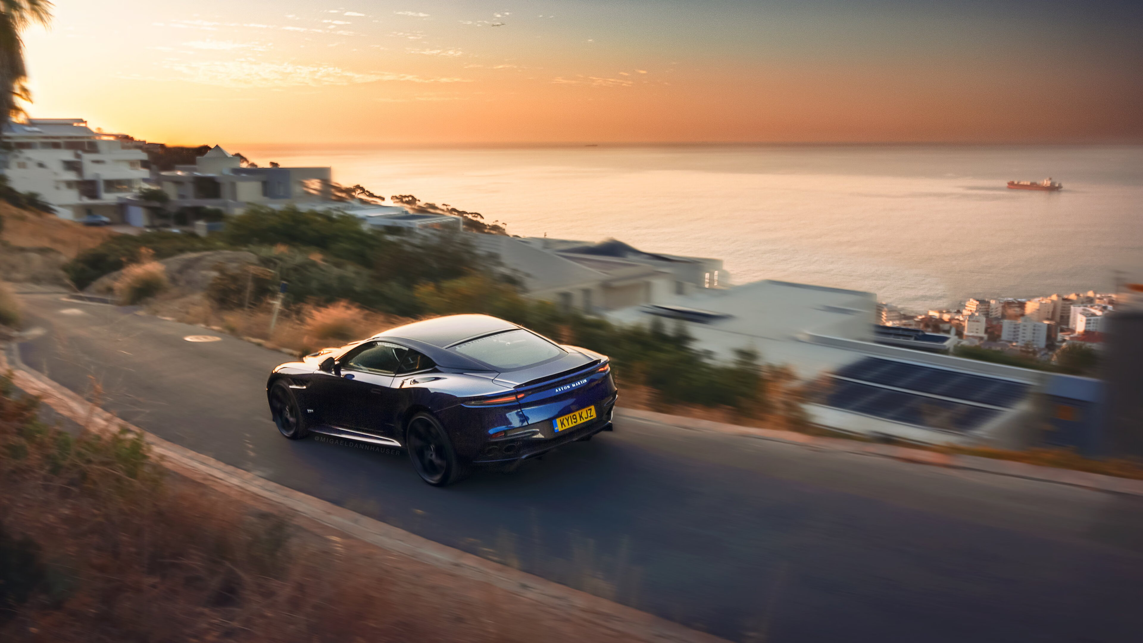 开云下载-马里一锤定音震惊蓝军,阿什拉夫闪电战击溃拜仁—两位外来者如何改写了英德争冠版图