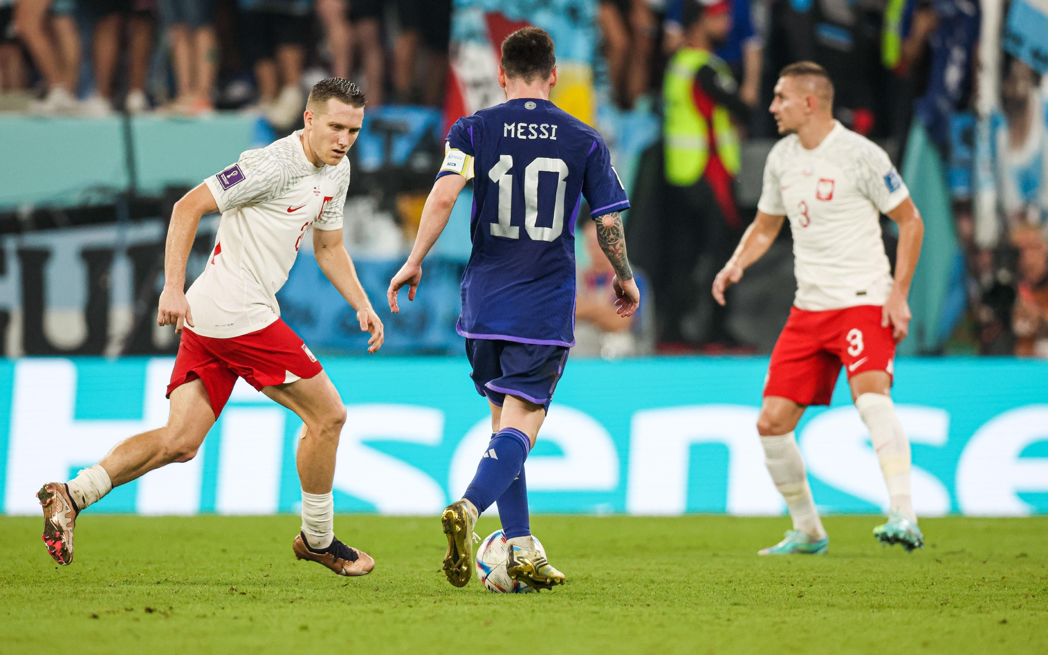 阿根廷防守锁死冰岛，恩佐在欧冠决赛接管比赛